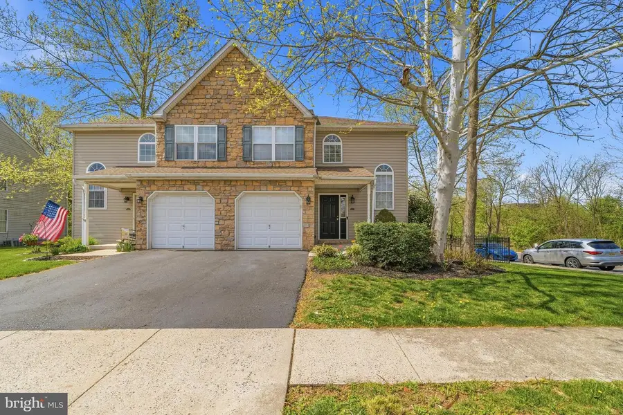 201 Shirley Ln, Pennsburg, PA 18073 - #2