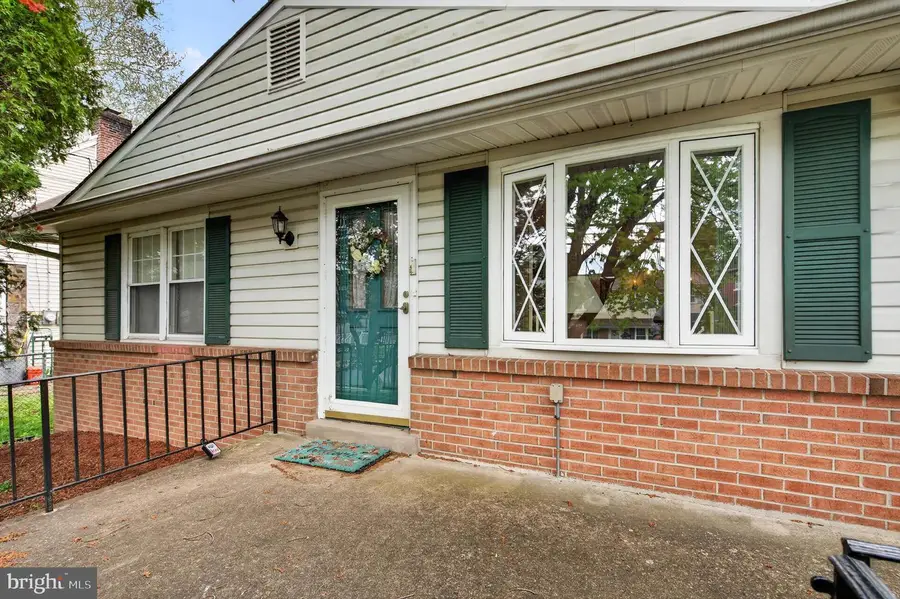 25 Church St, Willow Grove, PA 19090 - #2