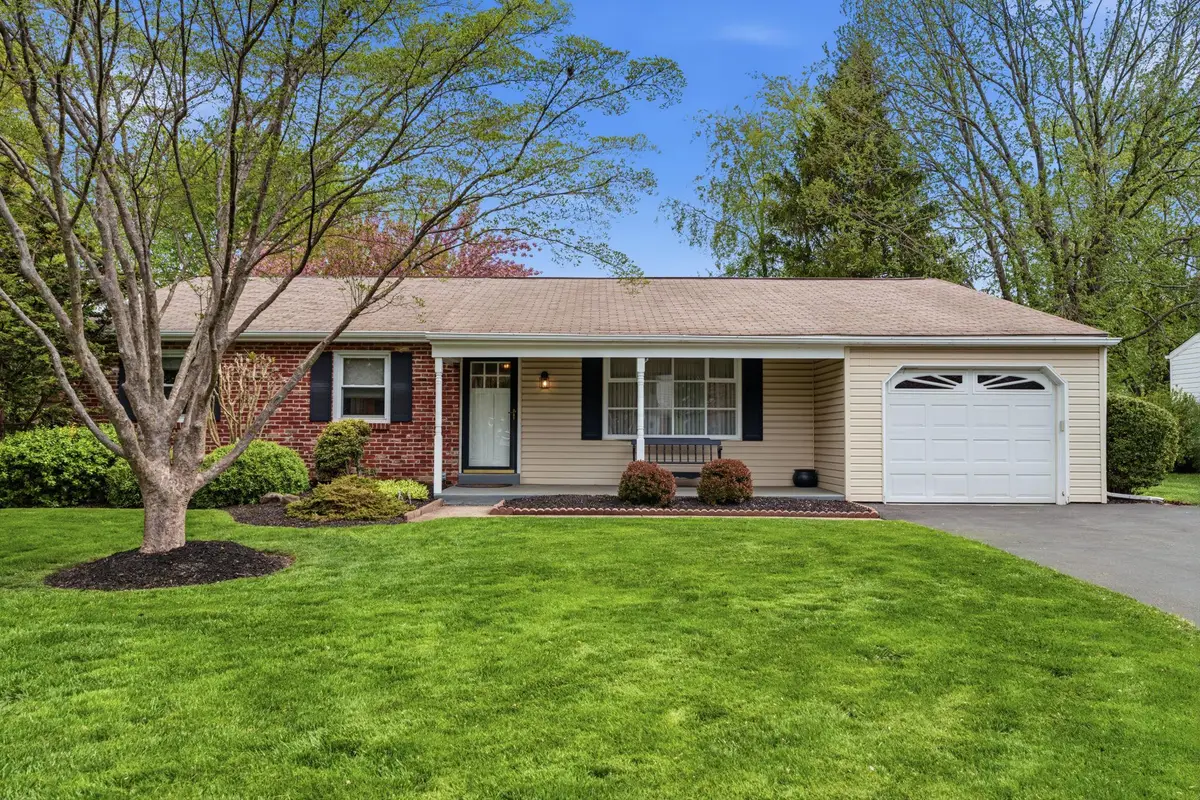 226 Silvestri Dr, Hatboro, PA 19040 - #1