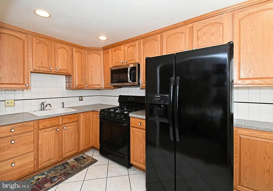 1302 Redwood Ln, Norristown, PA 19401 - #2