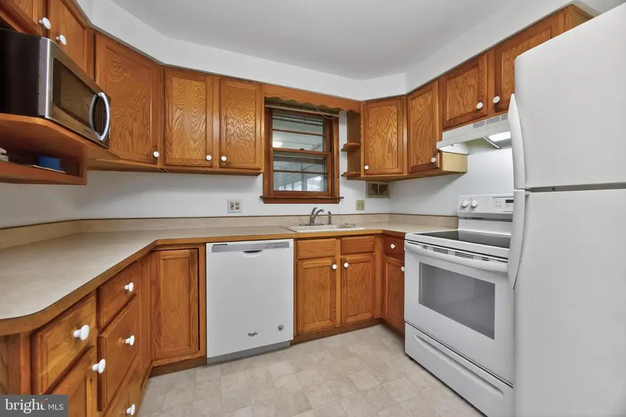 234 W Chestnut St, Souderton, PA 18964 - #2