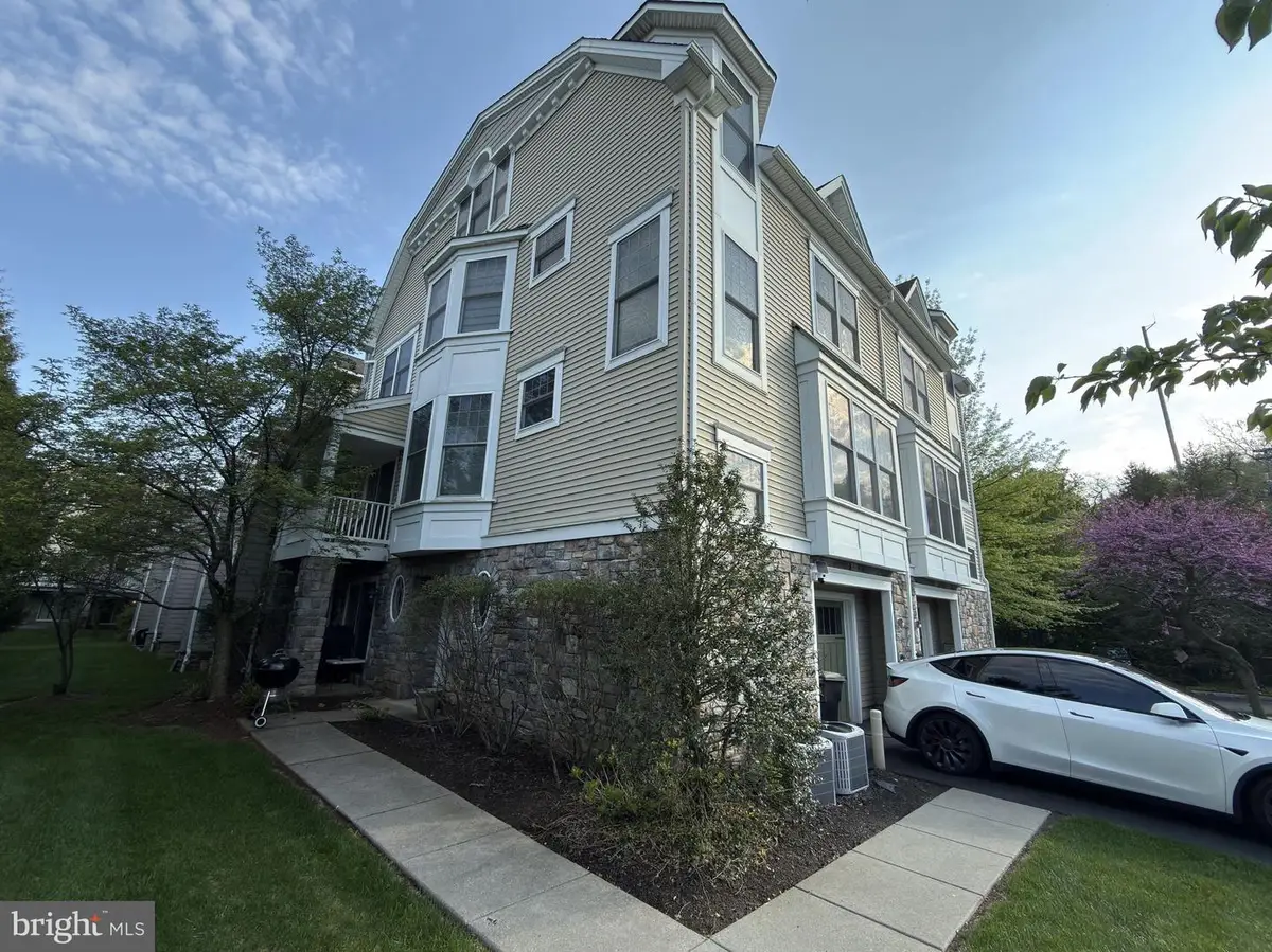 211 Holland Ave, Ardmore, PA 19003 - #1