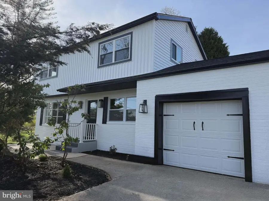 2213 Camp Hill Rd, Fort Washington, PA 19034 - #3