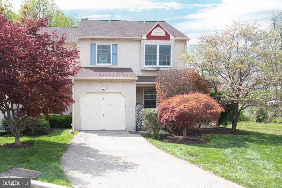 19 Viburnum Ct, Lafayette Hill, PA 19444 - #1