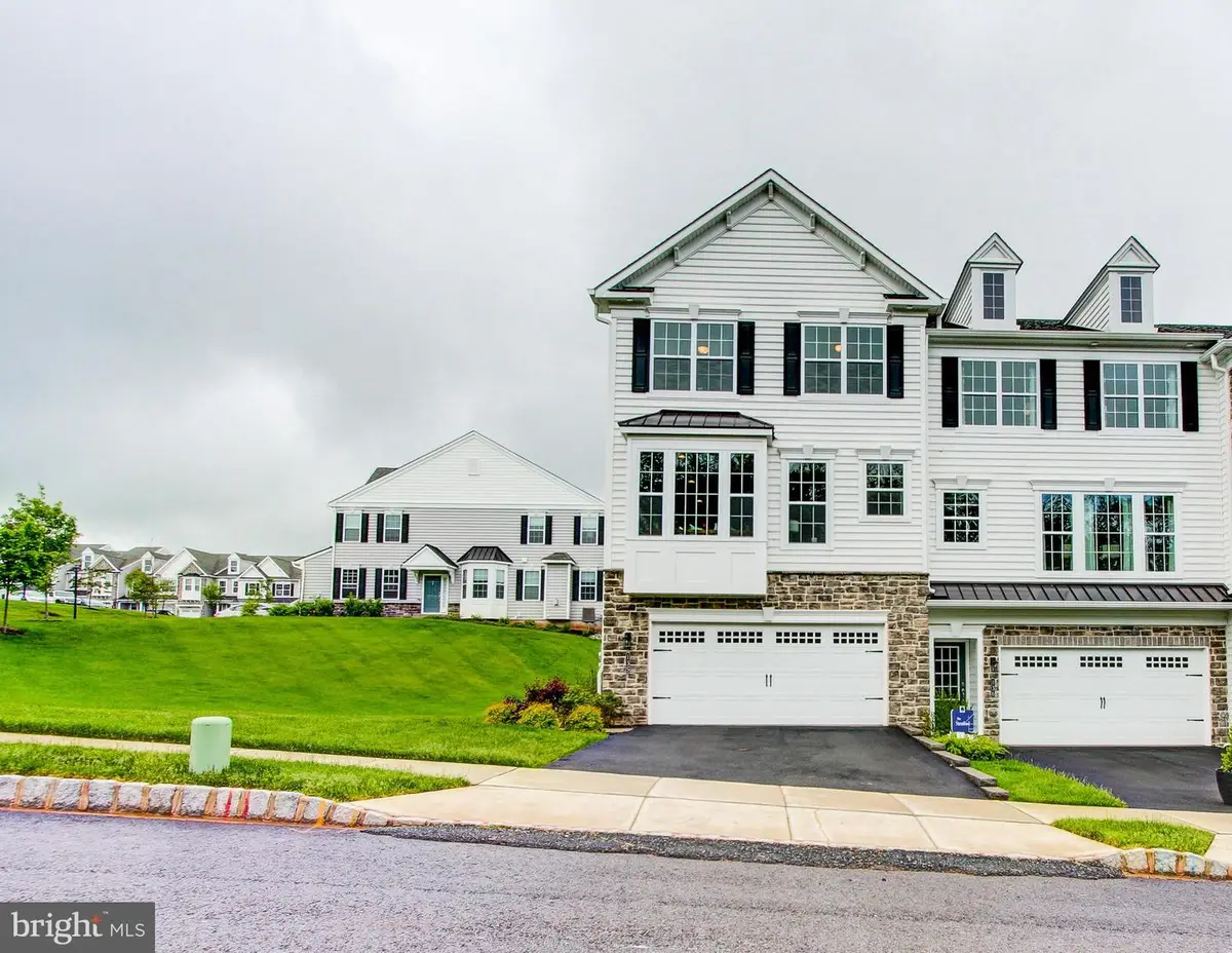 135 Woodwinds Dr, Collegeville, PA 19426 - #1