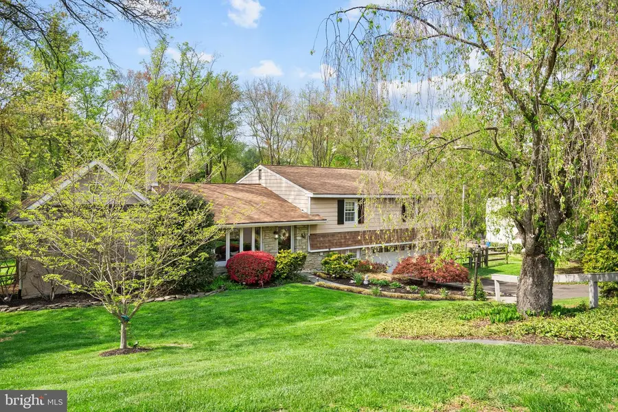 139 Greenwood Dr, Willow Grove, PA 19090 - #2