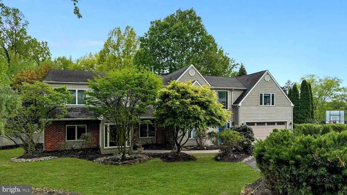 1 Pear Tree Ln, Lafayette Hill, PA 19444 - #1