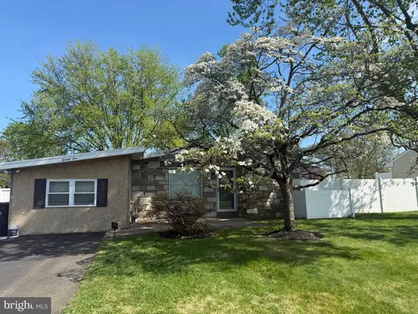 25 Maple Ave, HATBORO, PA 19040