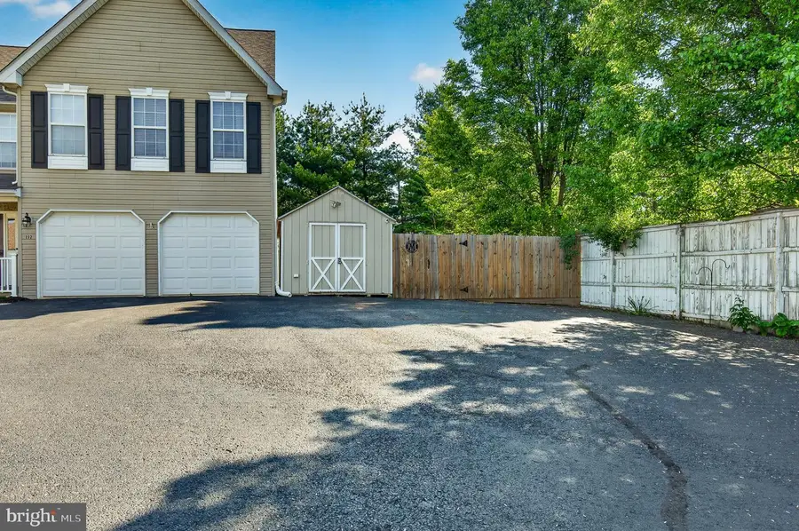 197 W 8th St, Pennsburg, PA 18073 - #3