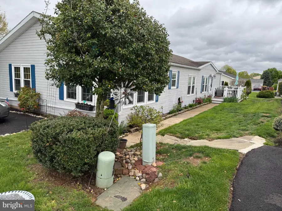 103 Lilac Pl, Royersford, PA 19468 - #2