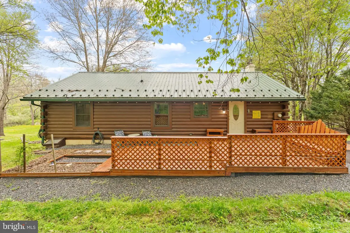 209 Township Line Rd, Schwenksville, PA 19473 - #1