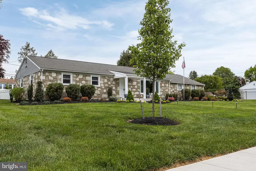 3936 Martin Rd, Huntingdon Valley, PA 19006 - #2