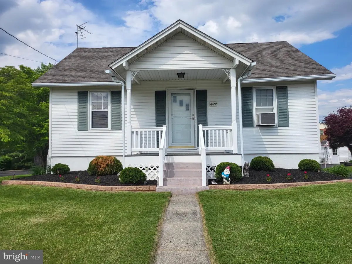 1029 E Philadelphia Ave, Gilbertsville, PA 19525 - #1