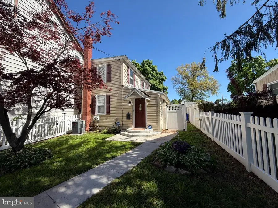 207 West St, Pottstown, PA 19464 - #3