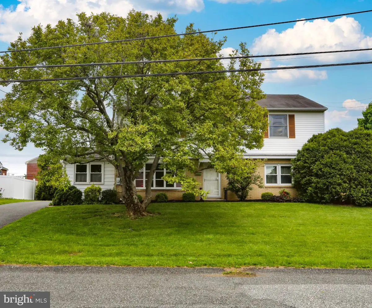 54 Douglas St, Boyertown, PA 19512 - #1