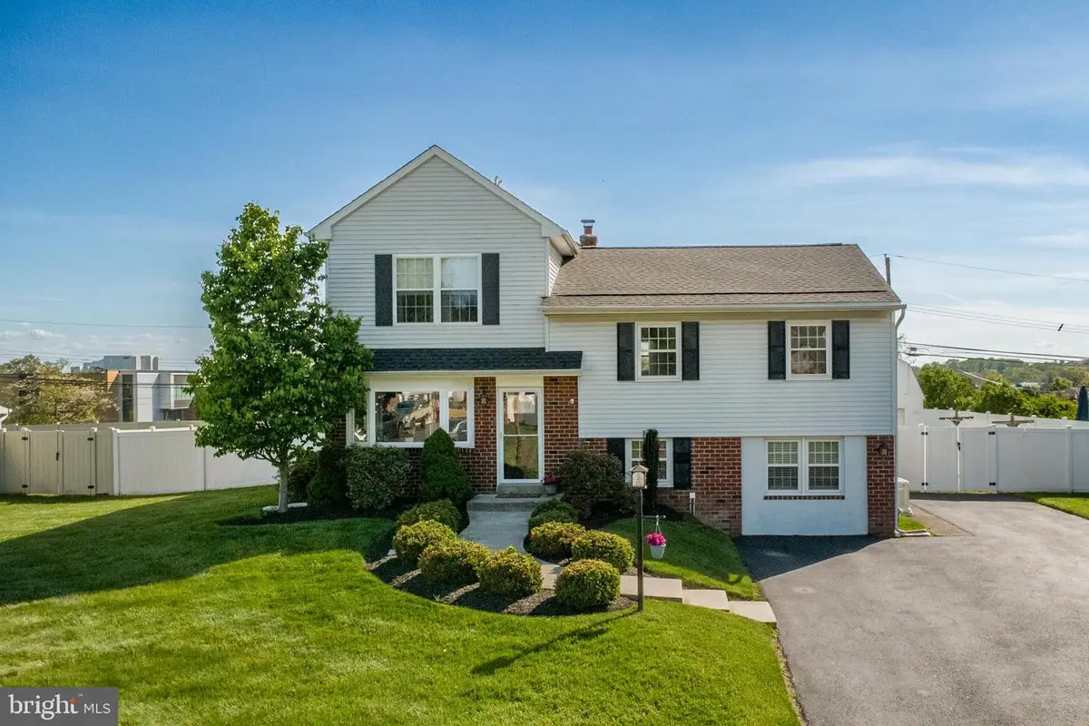 225 Arundel Ave, Horsham, PA 19044 - #1