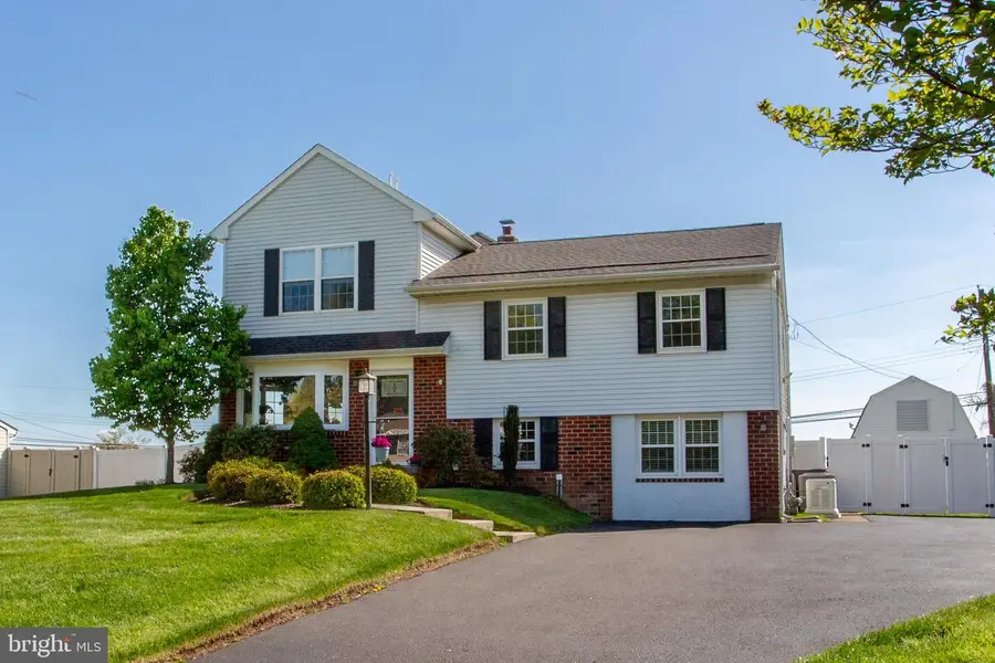 225 Arundel Ave, Horsham, PA 19044 - #3