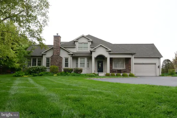 271 Country Club Dr, TELFORD, PA 18969