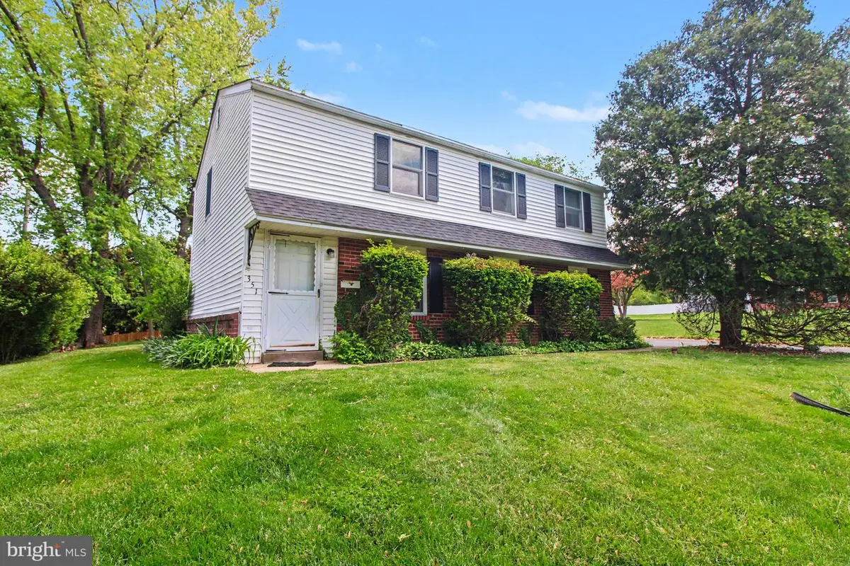 351 Golf View Rd, Lafayette Hill, PA 19444 - #1
