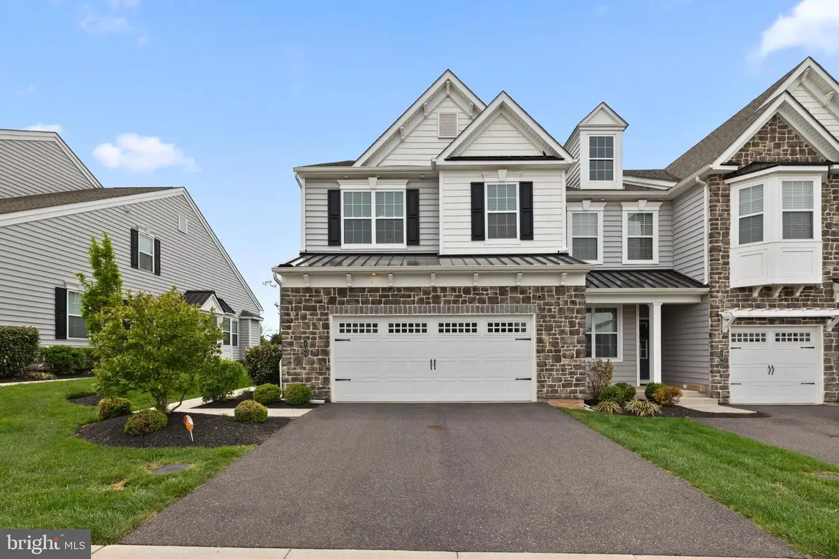 105 Woodwinds Dr, Collegeville, PA 19426 - #1