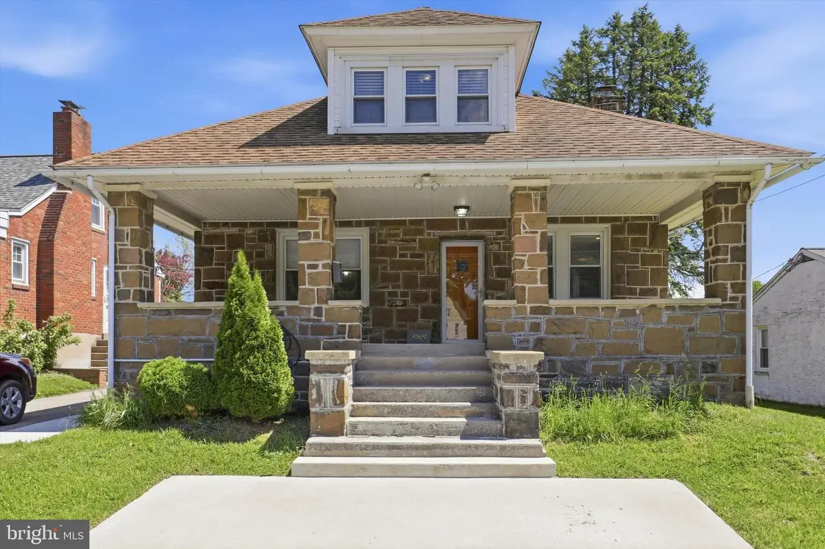272 E North Ln, Conshohocken, PA 19428 - #1