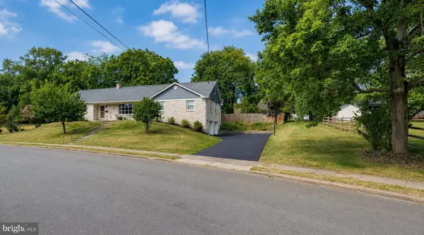 642 Knoll Dr, LANSDALE, PA 19446