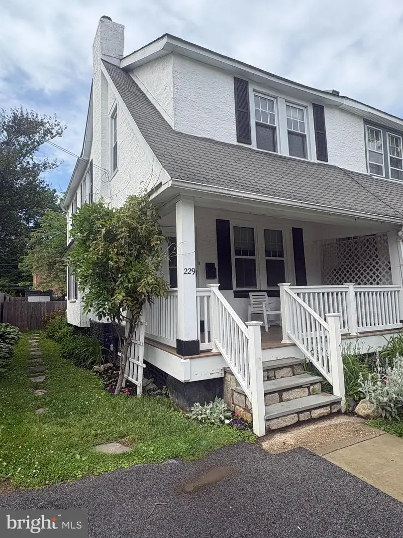 229 Wayne Ave, Narberth, PA 19072 - #1