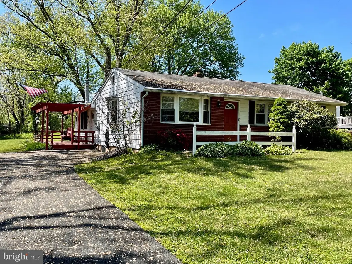 129 S Limerick Rd, Royersford, PA 19468 - #1