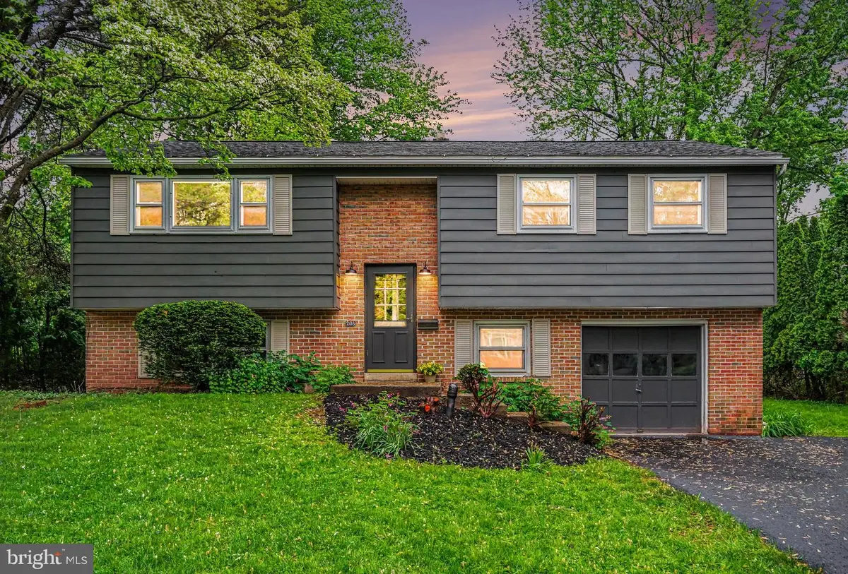 208 W 3rd St, Red Hill, PA 18076 - #1