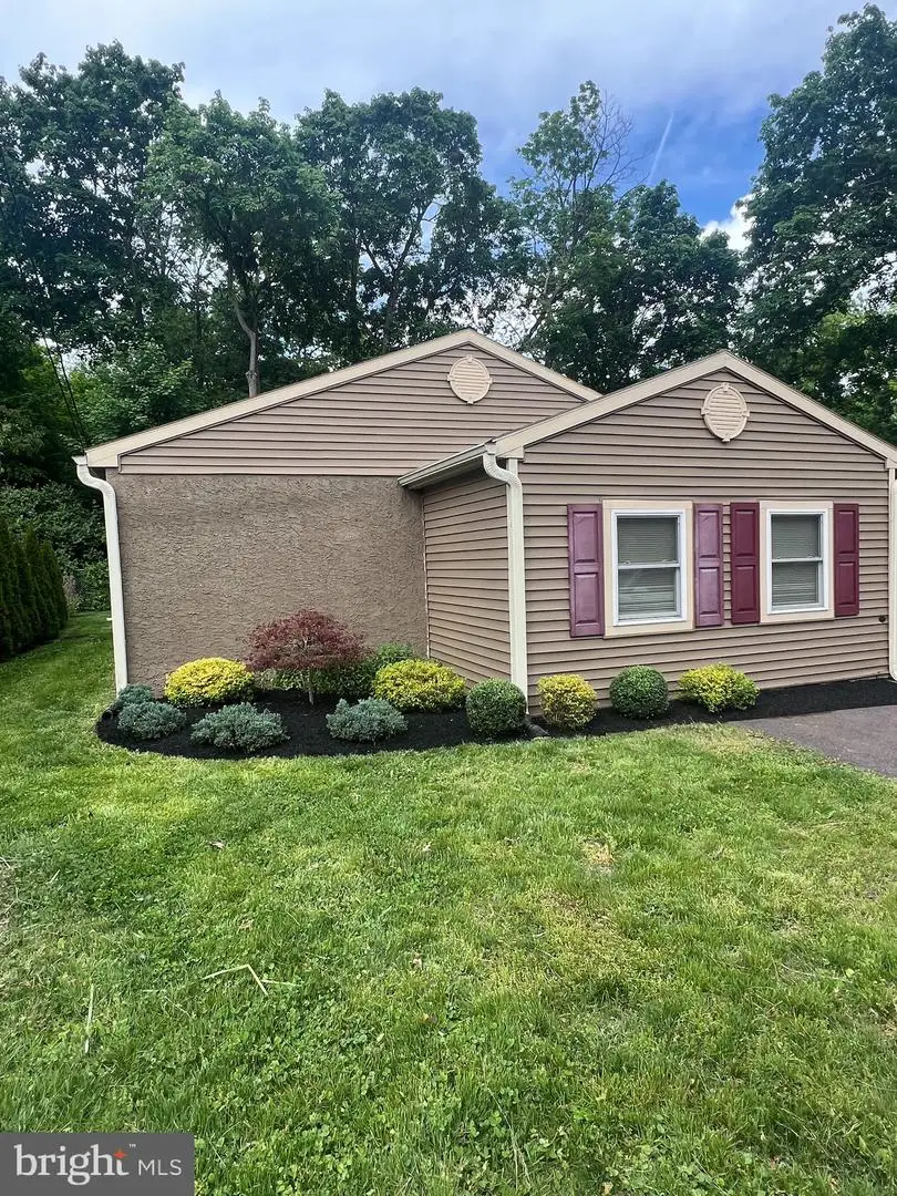 225 S Park Rd, Sanatoga, PA 19464 - #2