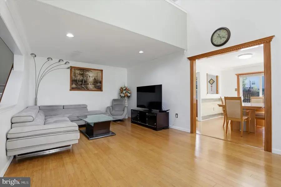 210 Red Haven Dr, North Wales, PA 19454 - #3