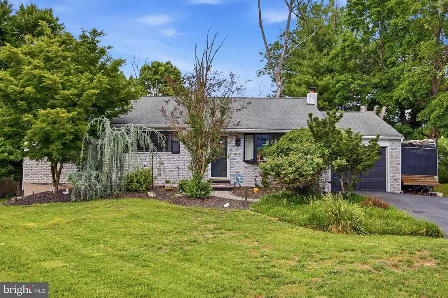 53 Skyline Dr, Norristown, PA 19403 - #2