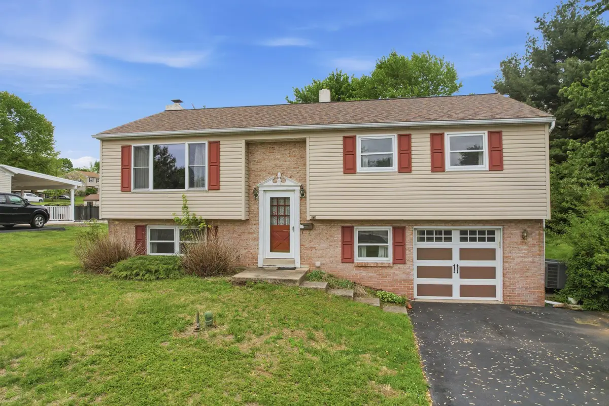 330 Wexford Rd, Red Hill, PA 18076 - #1
