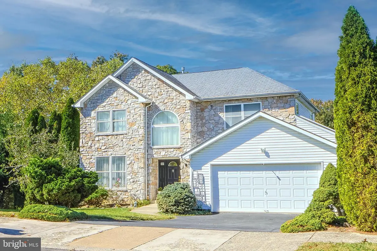 2270 Dale Rd, Huntingdon Valley, PA 19006 - #1