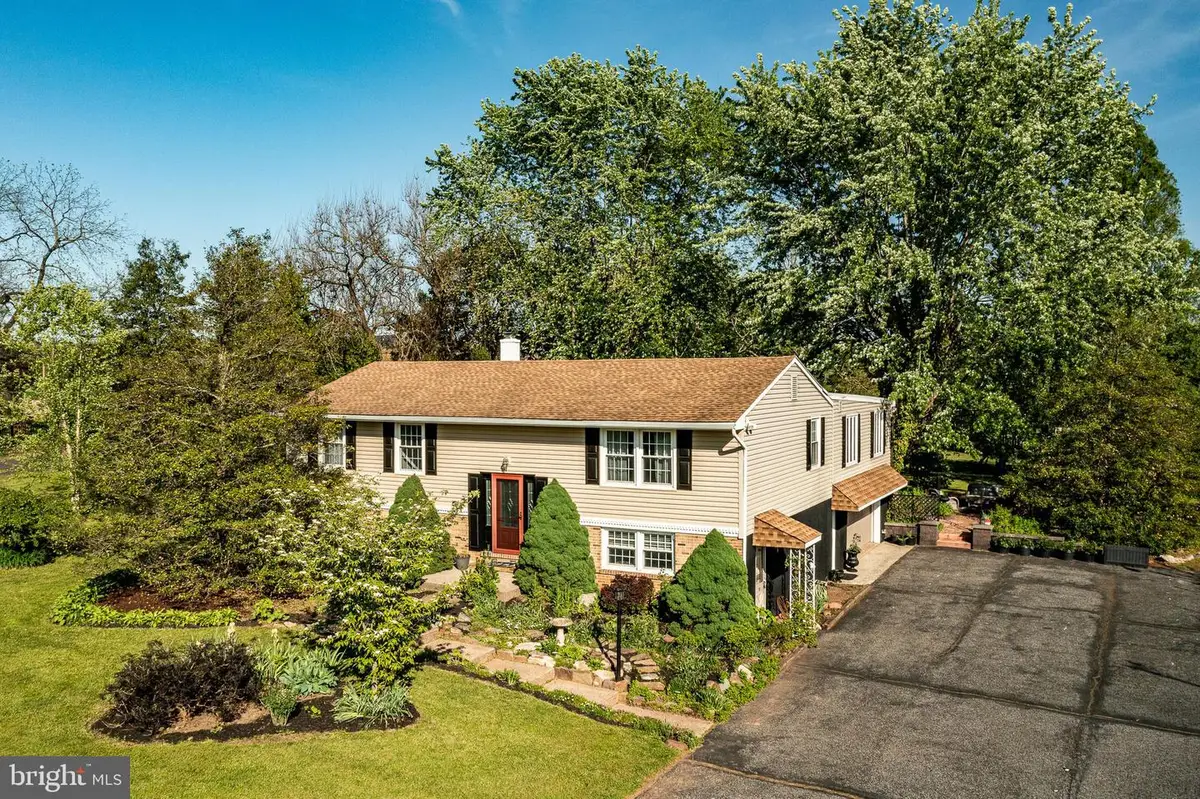 13 Wartman Rd, Collegeville, PA 19426 - #1