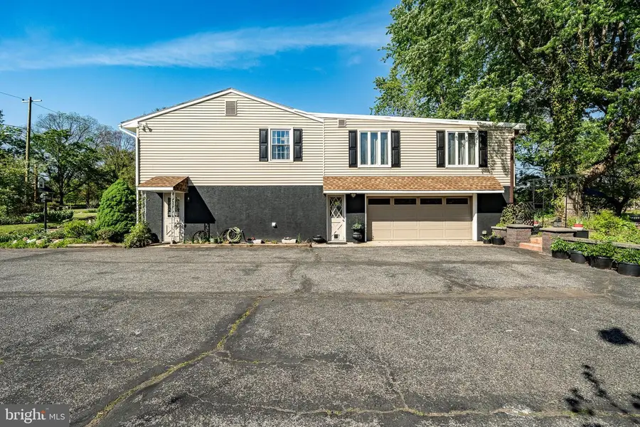 13 Wartman Rd, Collegeville, PA 19426 - #3