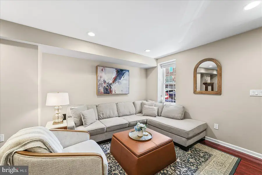 387 E Hector St, Conshohocken, PA 19428 - #2