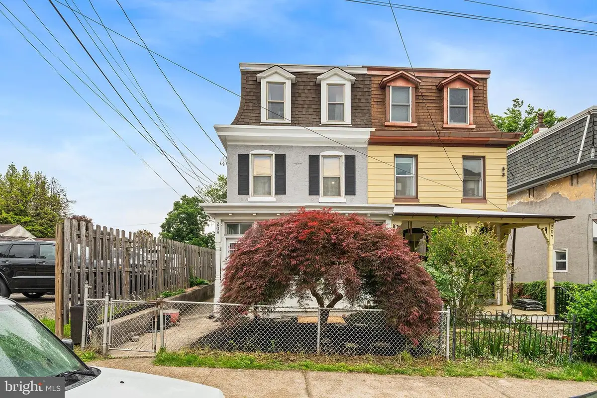 209 Harry St, Conshohocken, PA 19428 - #1