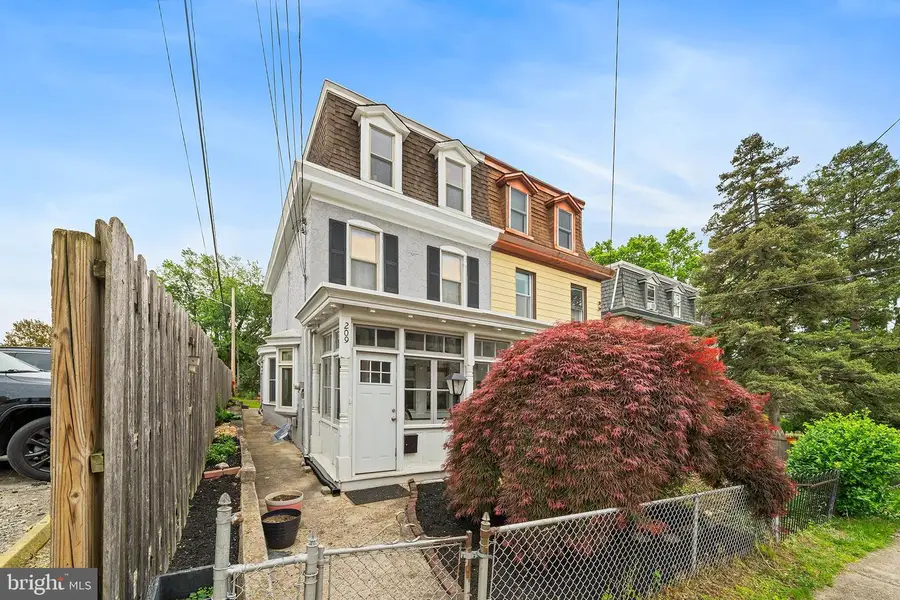 209 Harry St, Conshohocken, PA 19428 - #2