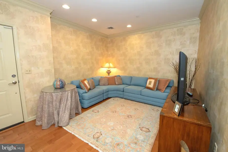 434 Carson Ter, Huntingdon Valley, PA 19006 - #3