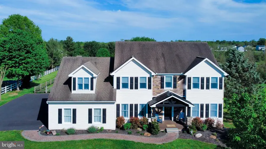 210 Jordan Dr, Gilbertsville, PA 19525 - #2