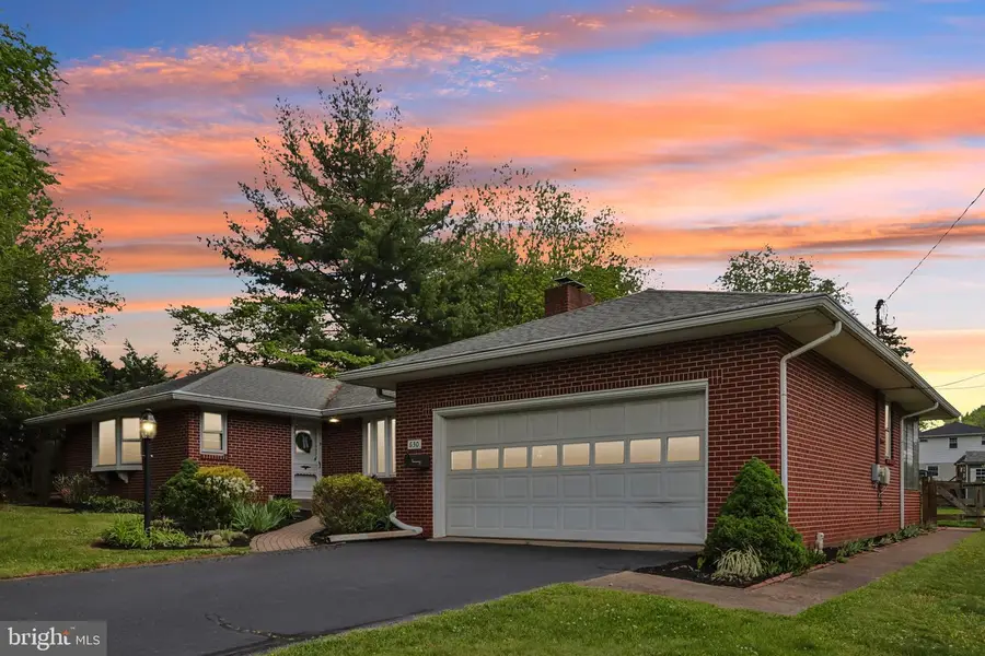 630 Oak St, Royersford, PA 19468 - #3