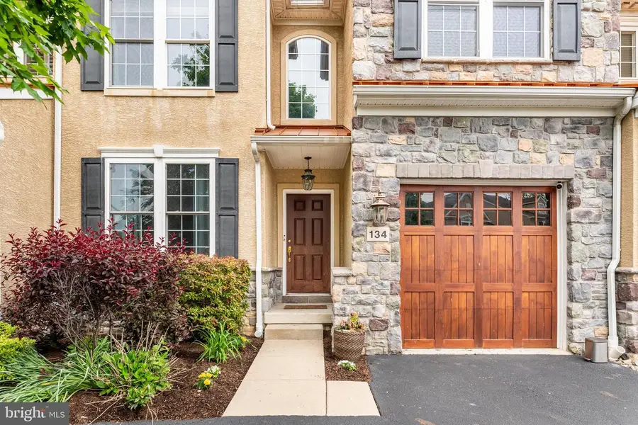 134 Carriage Ct, Plymouth Meeting, PA 19462 - #2