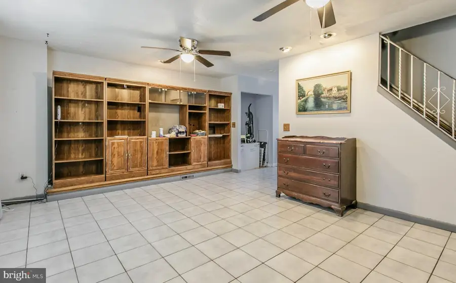 633 E Elm St, Norristown, PA 19401 - #3