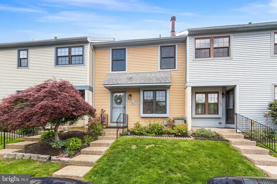105 Rutledge Ct, North Wales, PA 19454 - #2