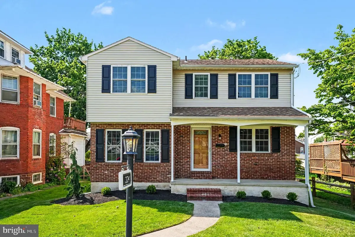 324 W Montgomery Ave, North Wales, PA 19454 - #1