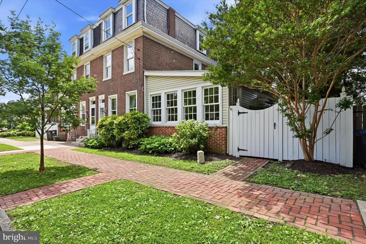 209 E 10th Ave, Conshohocken, PA 19428 - #1