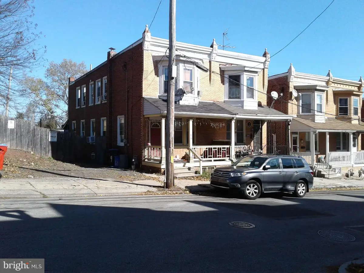 819 W Elm St, Norristown, PA 19401 - #1