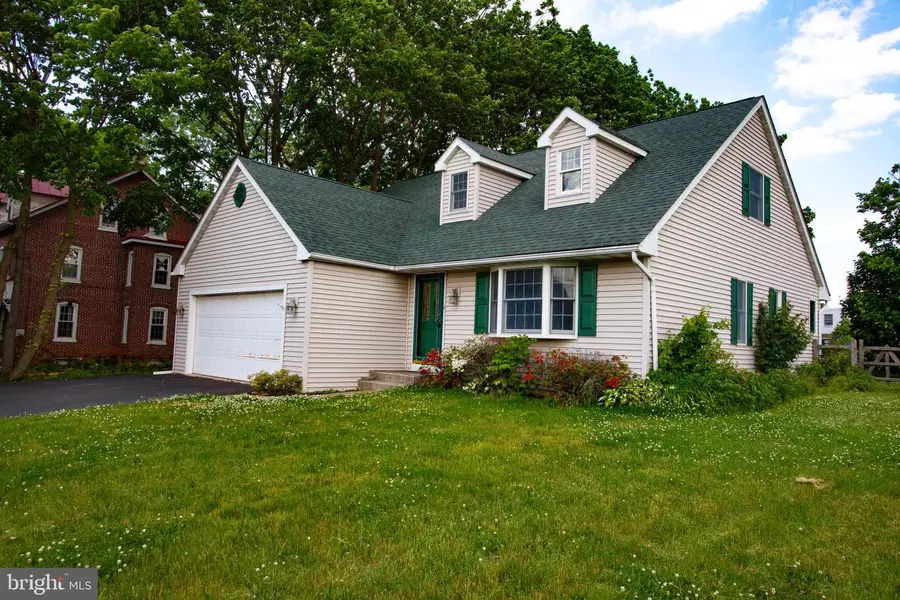 920 Chestnut St, Royersford, PA 19468 - #2