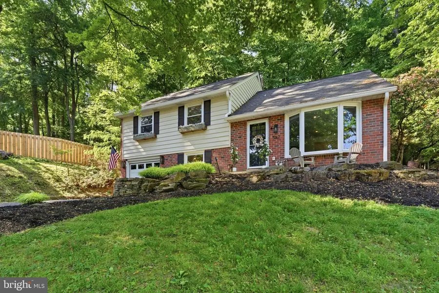 582 Forest Rd, Wayne, PA 19087 - #2